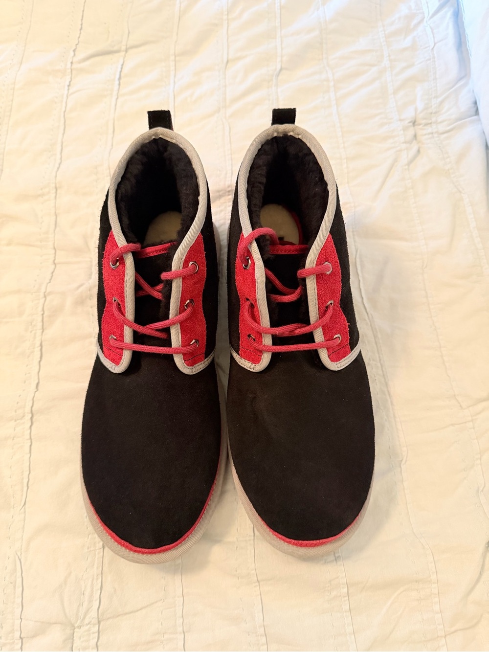 Men’s  Uggs Black and Red Lace-Up Casual Shoes